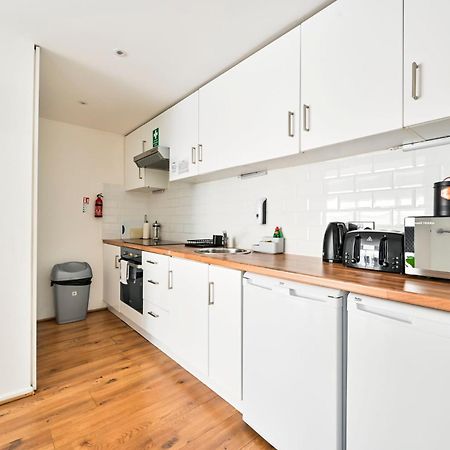 Lovely 2-Bed, Sleeps 6, Near Stratford Station & Abba Voyage, London Eksteriør billede
