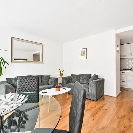Lovely 2-Bed, Sleeps 6, Near Stratford Station & Abba Voyage, London Eksteriør billede