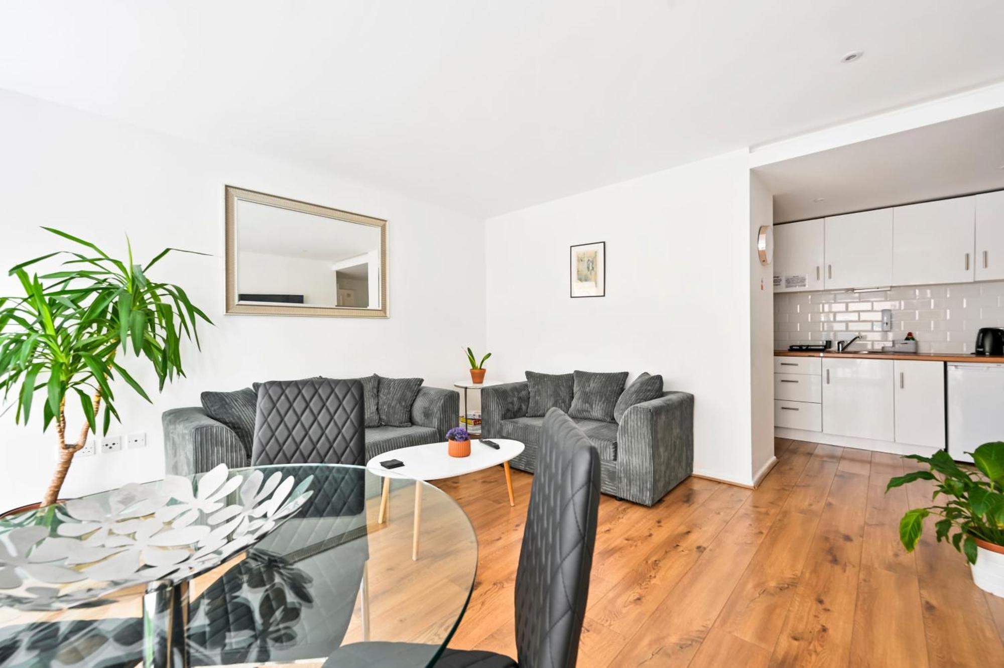 Lovely 2-Bed, Sleeps 6, Near Stratford Station & Abba Voyage, London Eksteriør billede