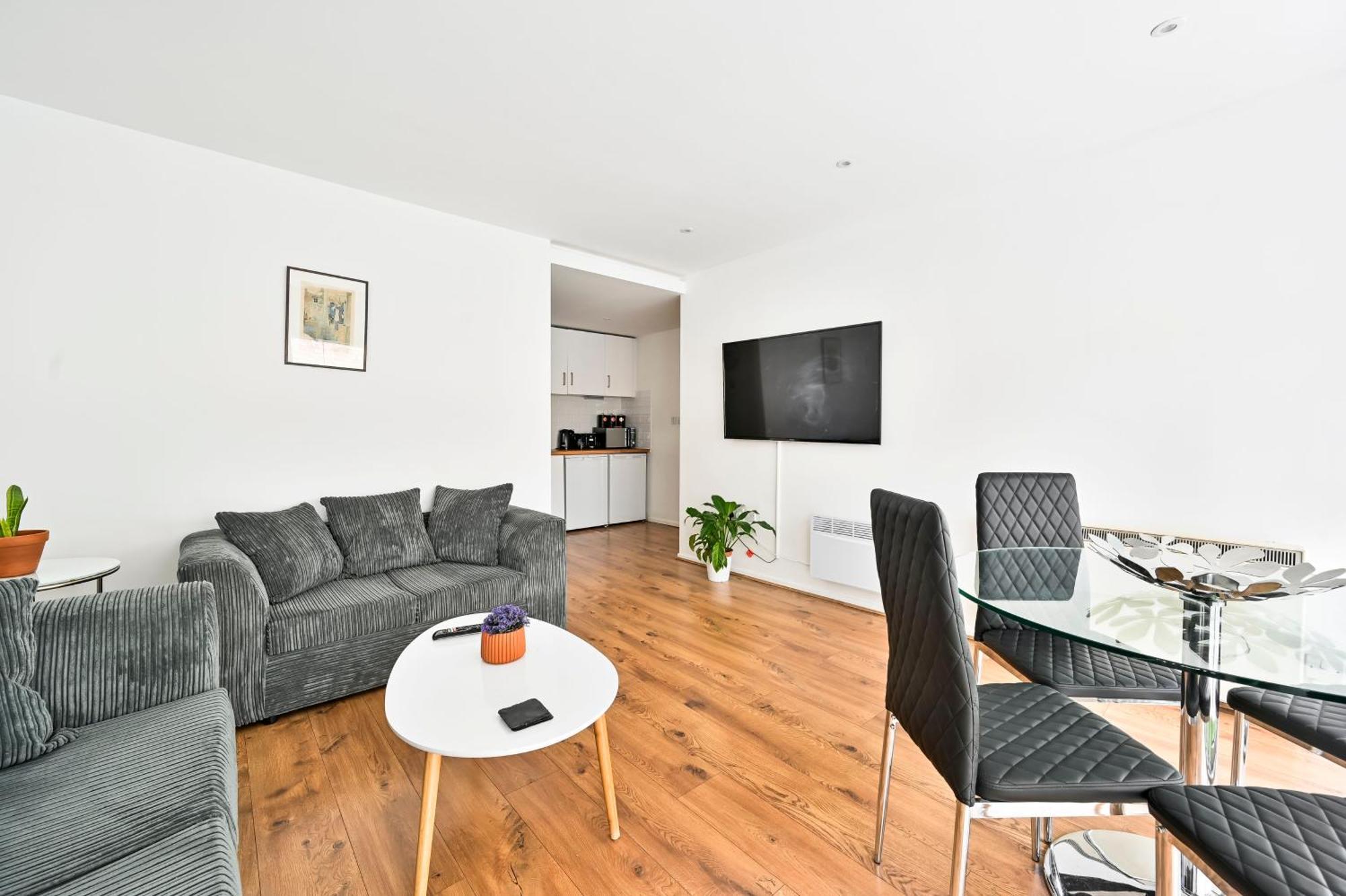 Lovely 2-Bed, Sleeps 6, Near Stratford Station & Abba Voyage, London Eksteriør billede